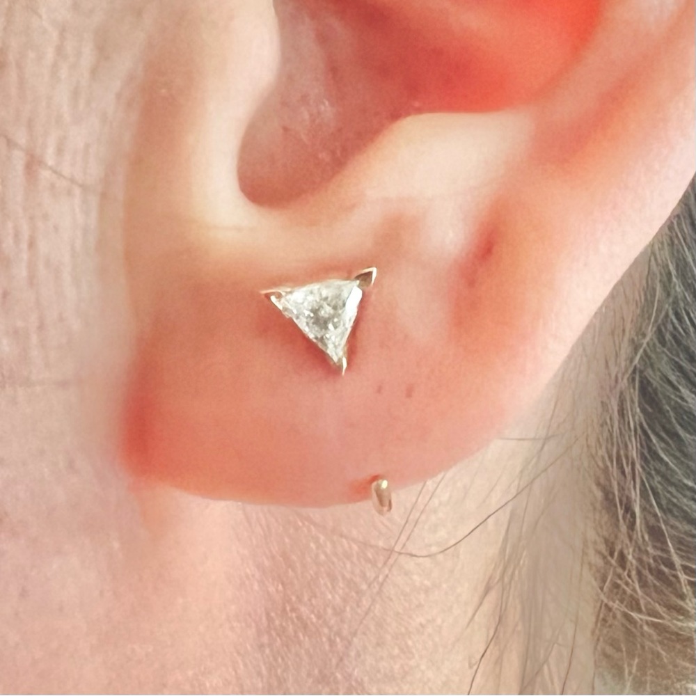 14k solid yellow gold diamond claw stud